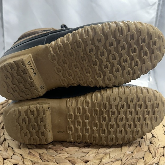 SOREL Made in Canada Ankle High Waterproof Black and Tan Outdoors Boots Size 6 - Picture 9 of 10